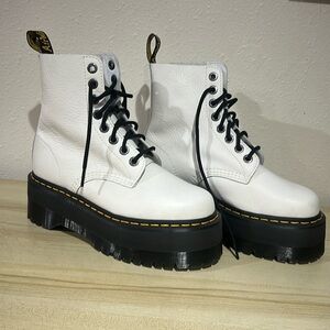 *NEW* White quad platform Dr.(Doc) Martens